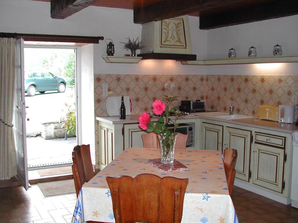 Les Gites De Garz Ar Bik Brasparts Quarto foto