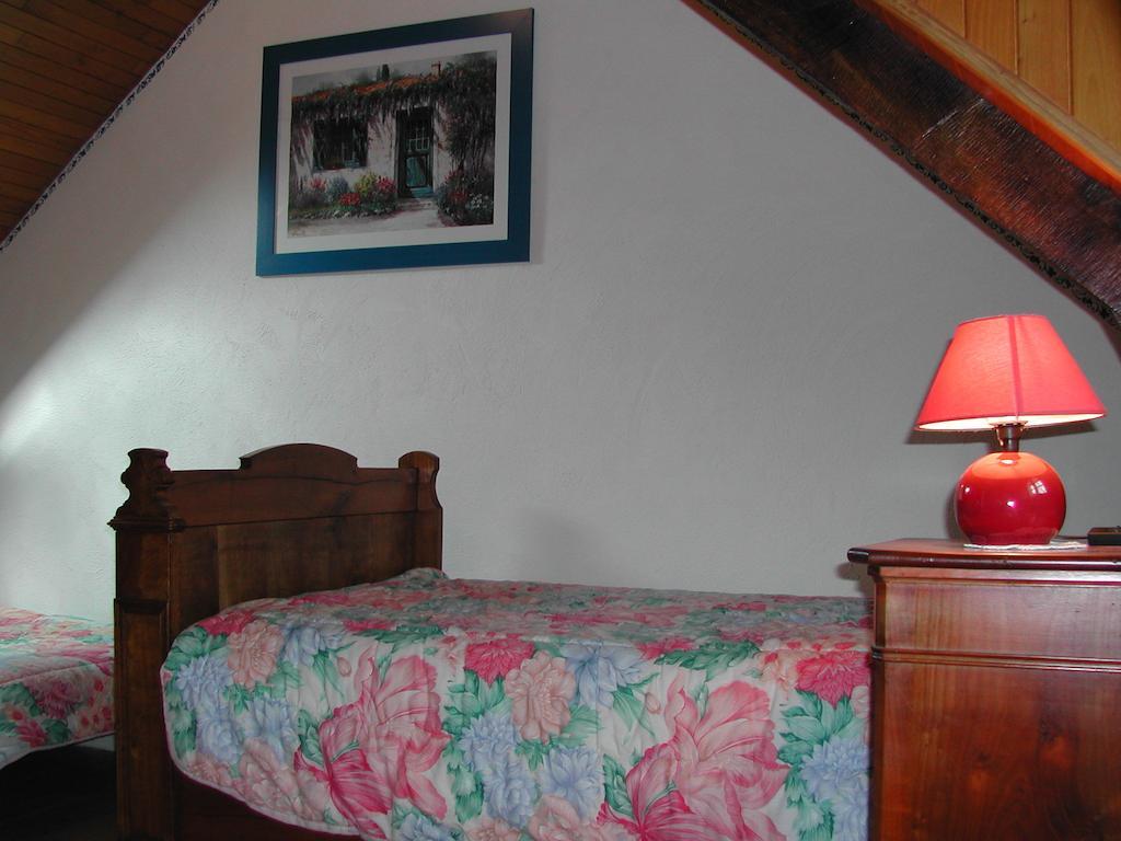 Les Gites De Garz Ar Bik Brasparts Quarto foto